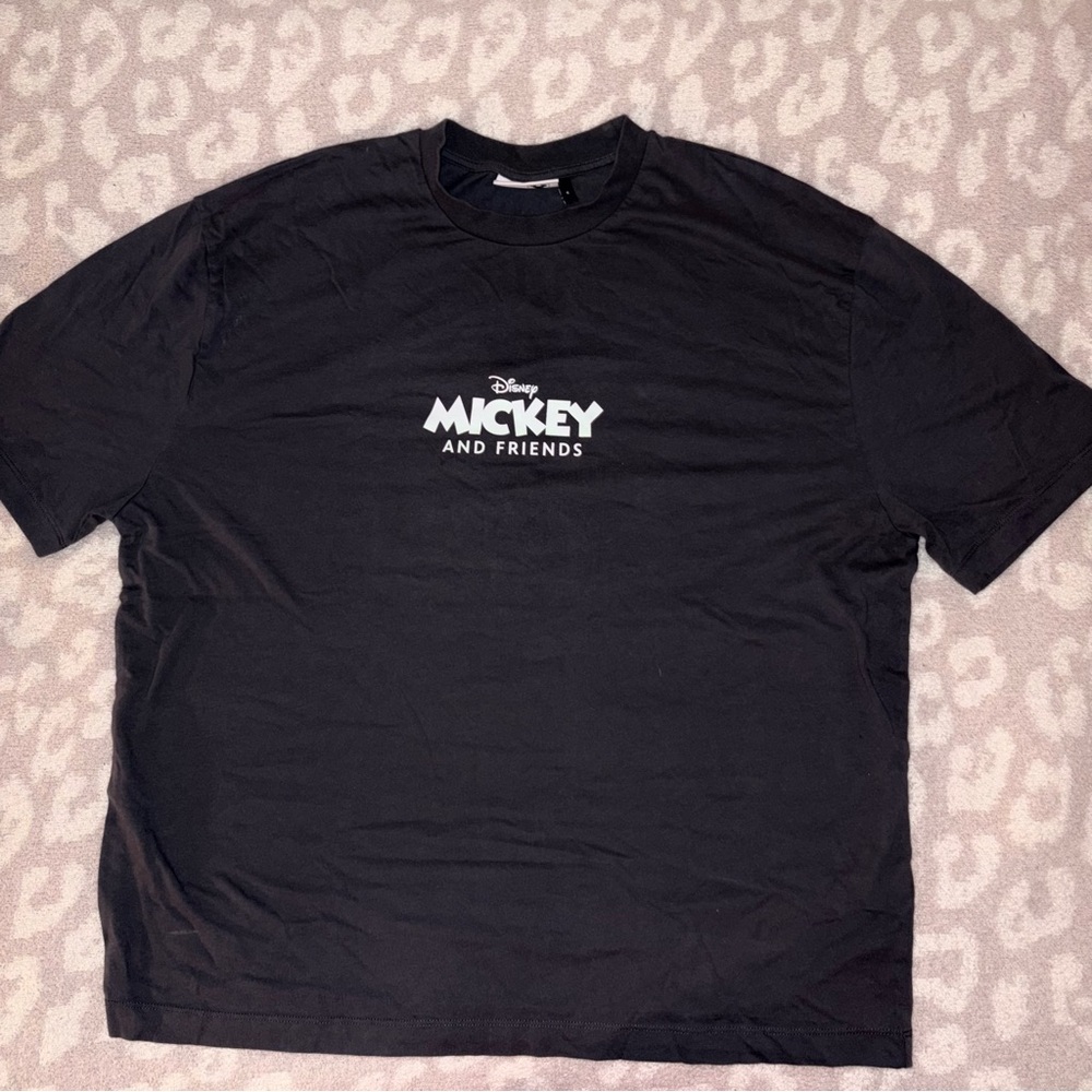 ASOS DESIGN Disney oversized unisex tee in charcoal Mickey and Friends Med - Picture 2 of 7
